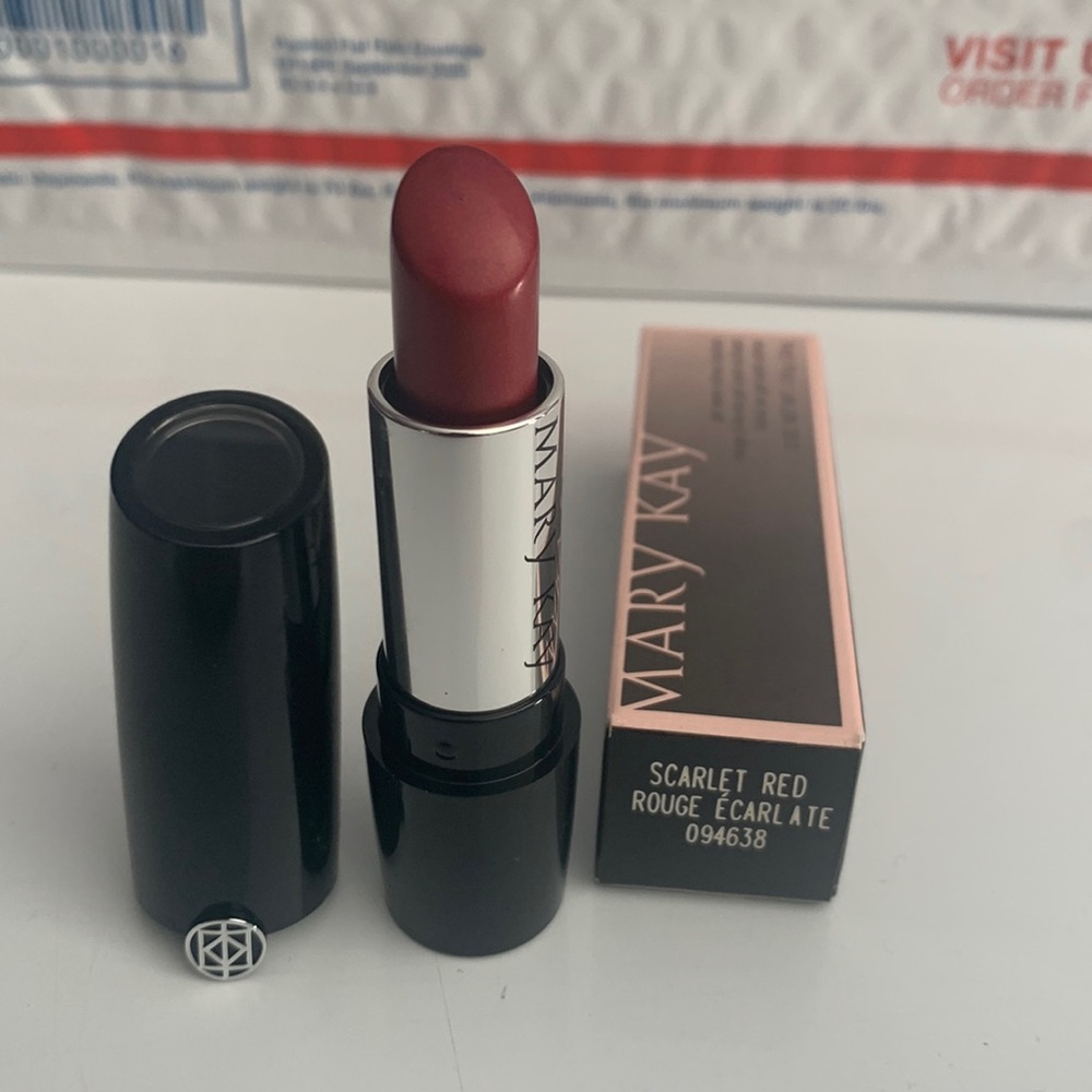 Gel semi-shine lipstick scarlet red new